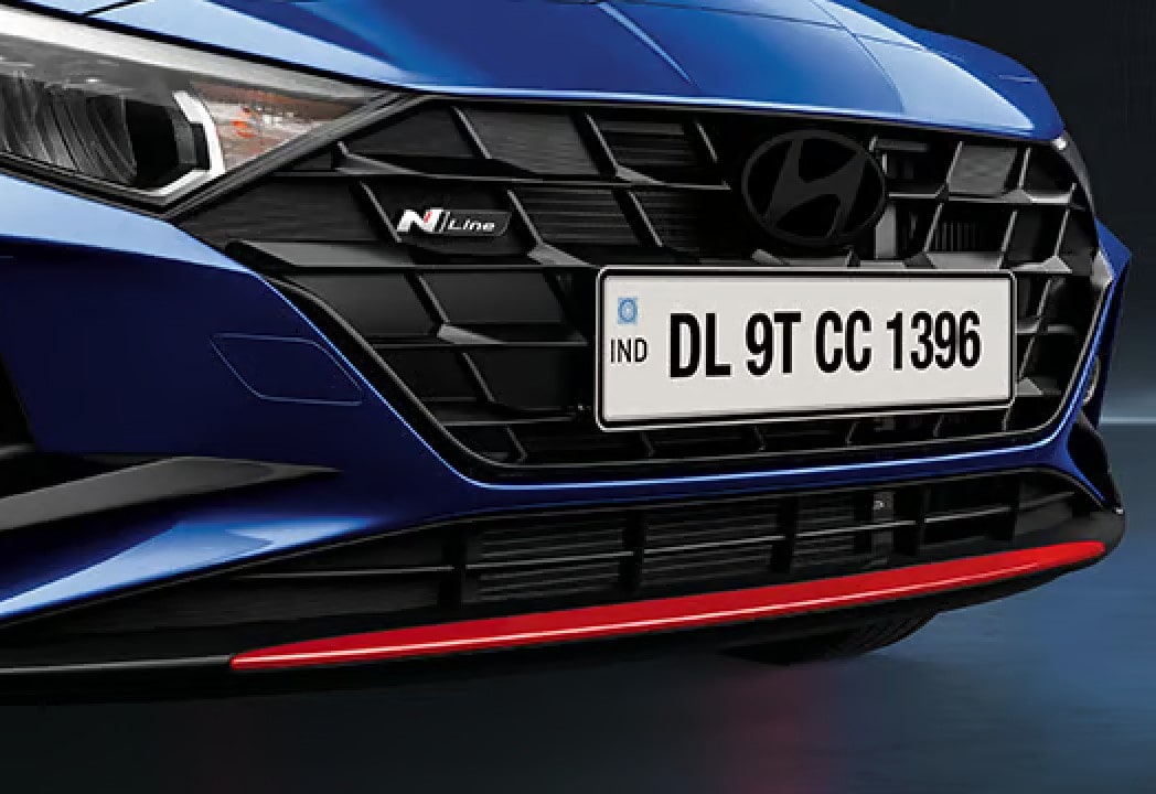 Sporty black radiator grille