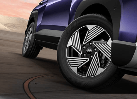 R16 (D = 405.6 mm) diamond cut alloy wheels