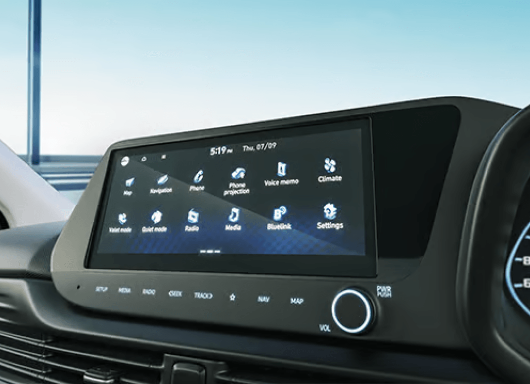 26.03 cm HD touchscreen infotainment & navigation system
