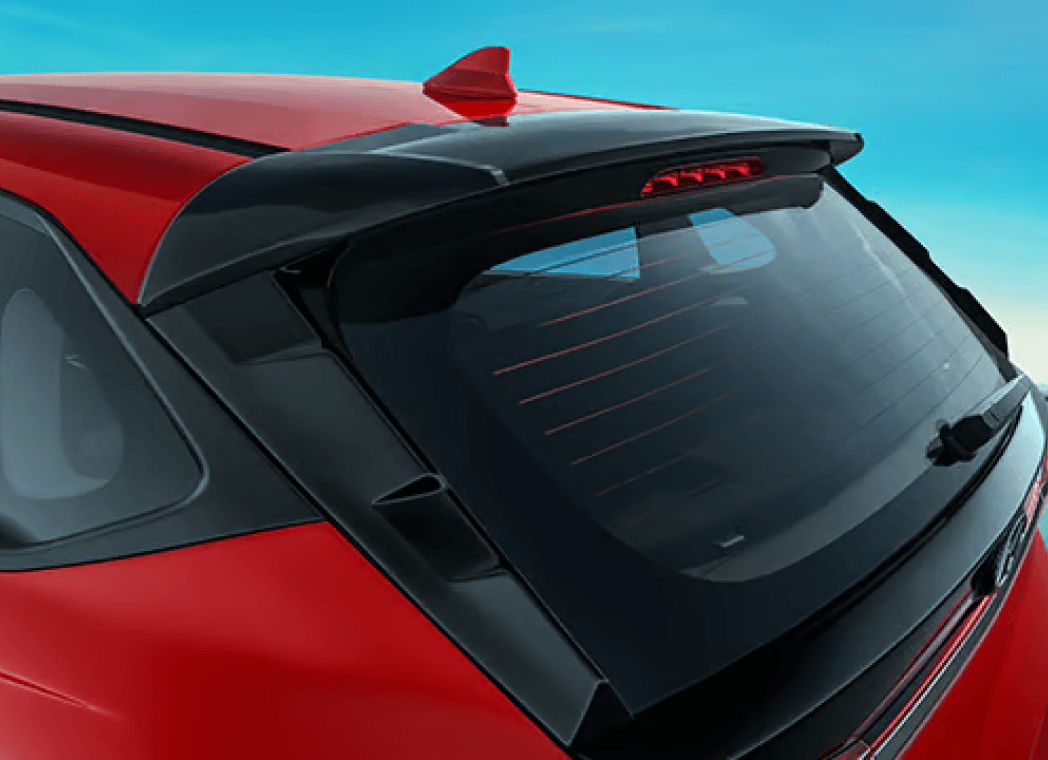 Sporty tailgate spoiler with side wings